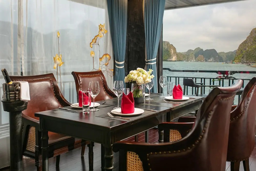 هتل لا رجینا گرند کروز هالونگ